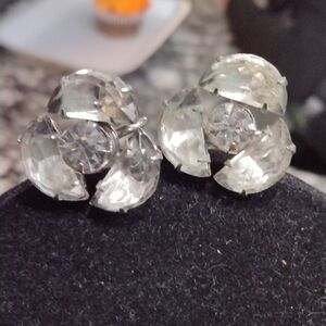 Vintage Screw  on Earring